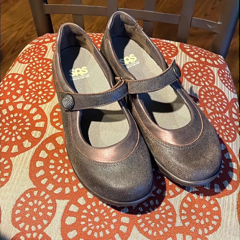 SAS brown Mary Janes - 8M - worn once